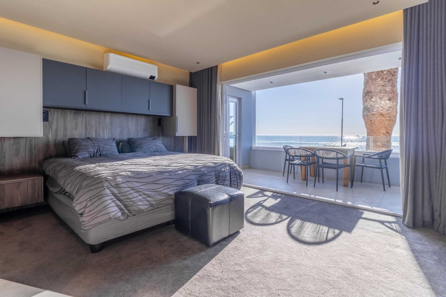 2 Bedroom Property for Sale in Sea Point Western Cape